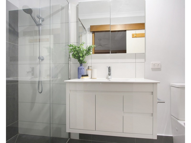 377 Poplar Drive, Lavington NSW 2641