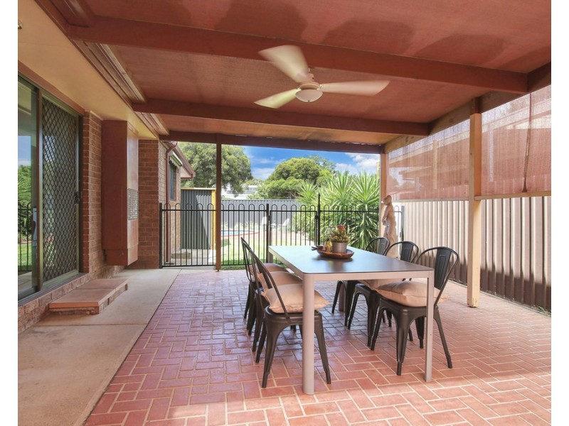 377 Poplar Drive, Lavington NSW 2641