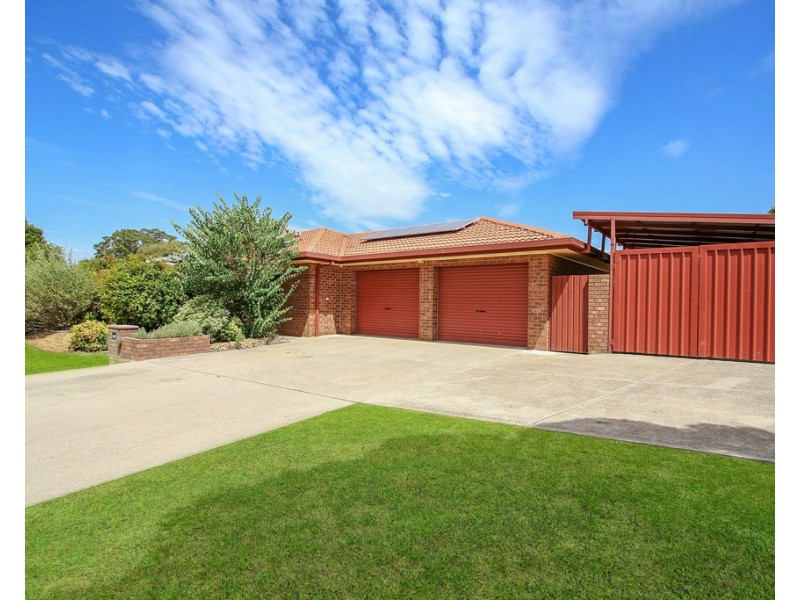377 Poplar Drive, Lavington NSW 2641