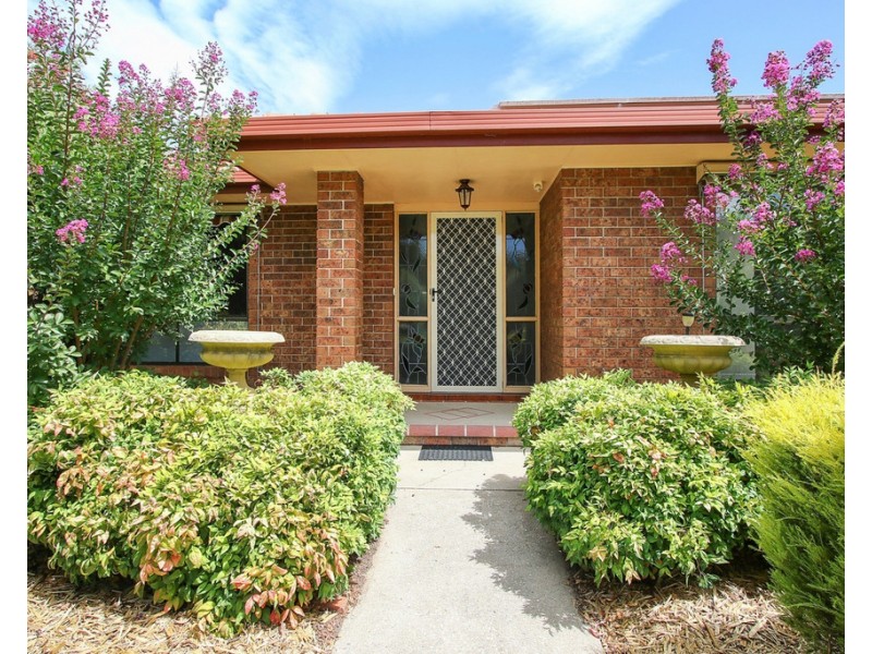 377 Poplar Drive, Lavington NSW 2641