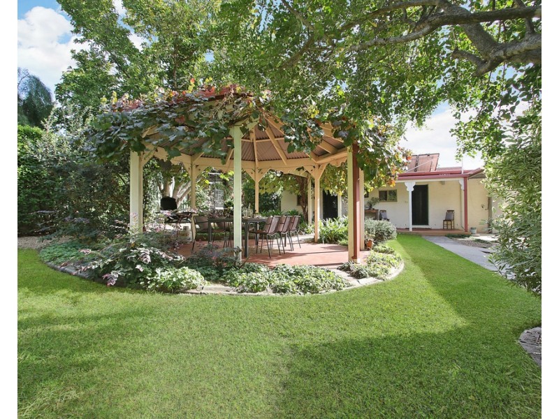 671 Pearsall Street, Lavington NSW 2641