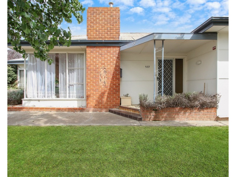 537 Sanders Road, Lavington NSW 2641