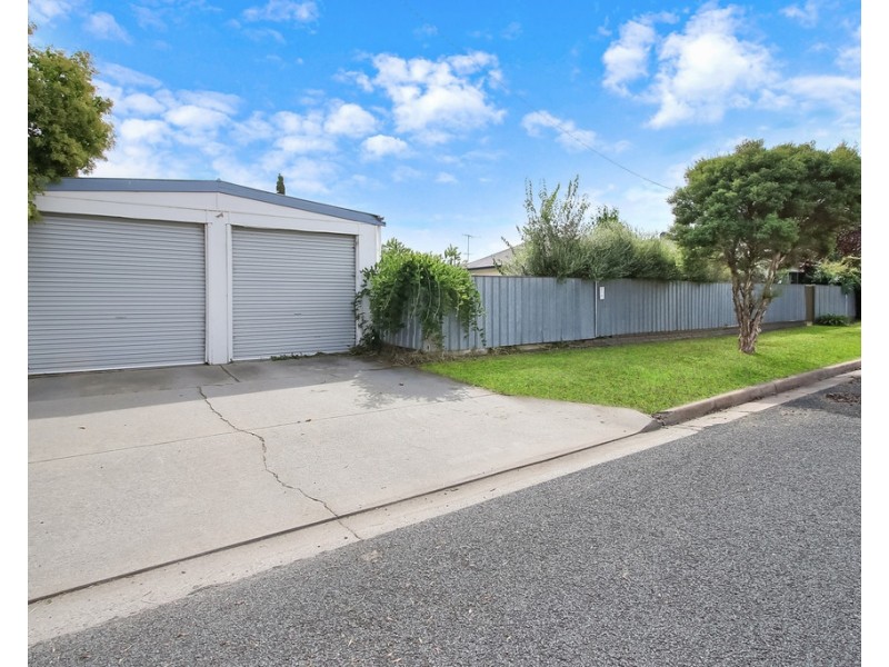 537 Sanders Road, Lavington NSW 2641