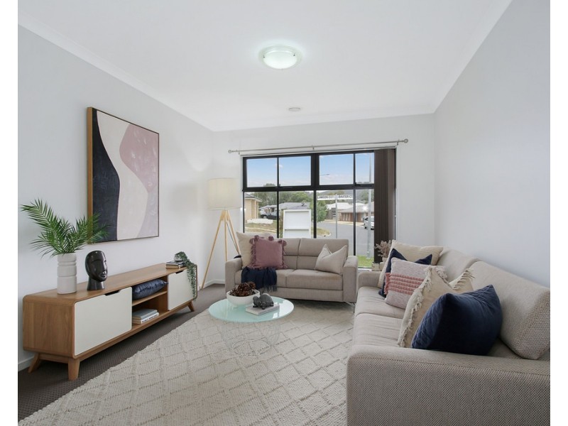 83 Lawson Circuit, Lavington NSW 2641