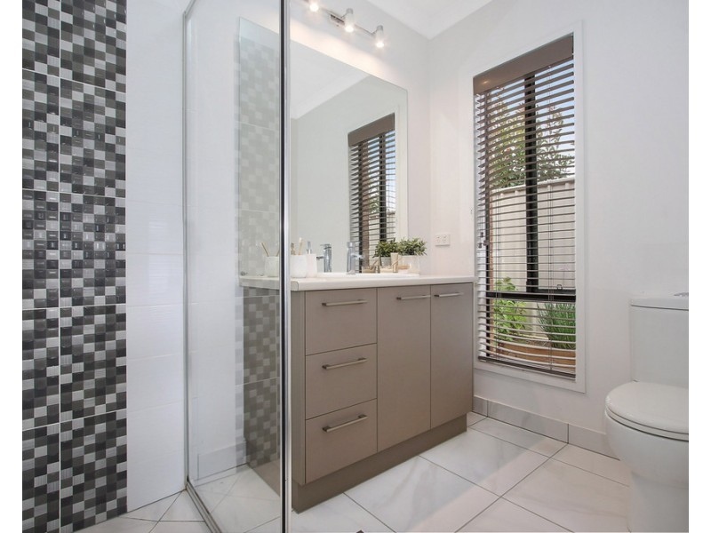 83 Lawson Circuit, Lavington NSW 2641
