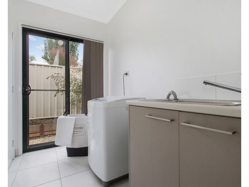 83 Lawson Circuit, Lavington NSW 2641
