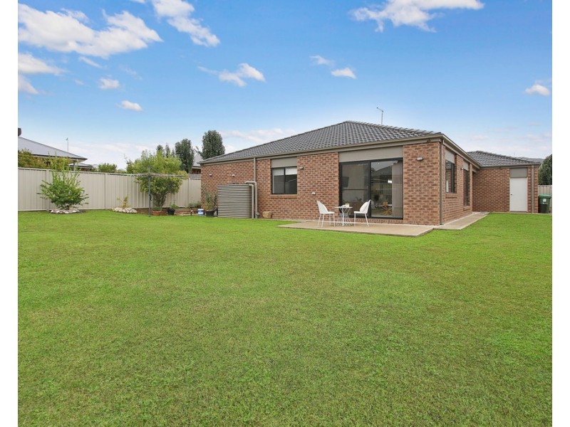 83 Lawson Circuit, Lavington NSW 2641