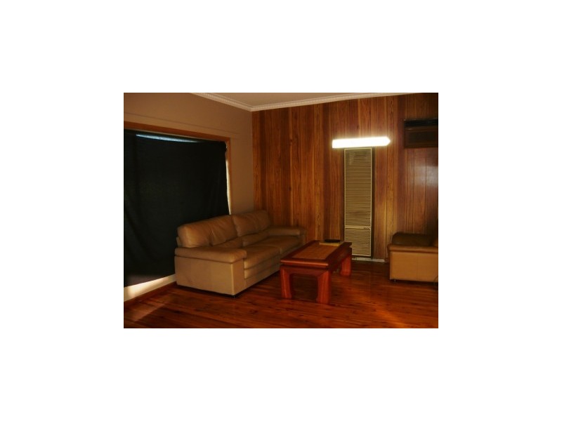 398 Eden Street, Lavington NSW 2641