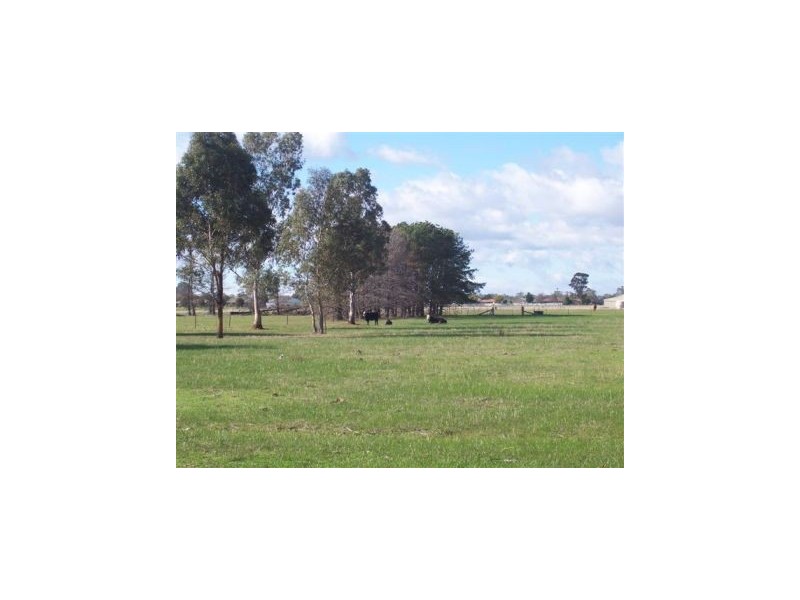 2 Cemetery Lane, Corowa NSW 2646