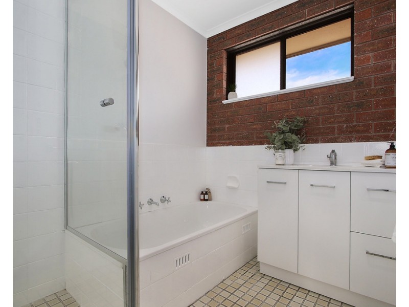 1/595 Webb Street, Lavington NSW 2641