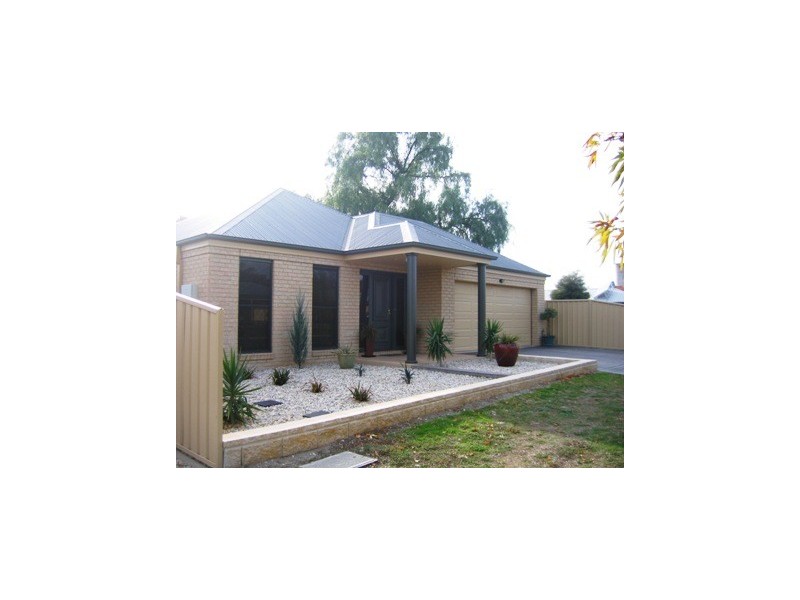 12 Elizabeth Street, Wahgunyah VIC 3687