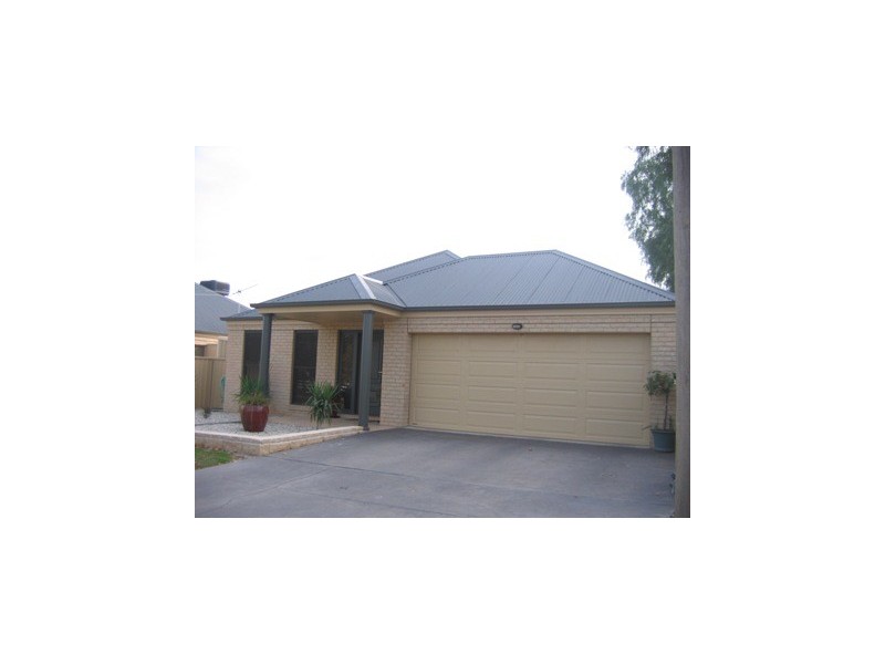 12 Elizabeth Street, Wahgunyah VIC 3687