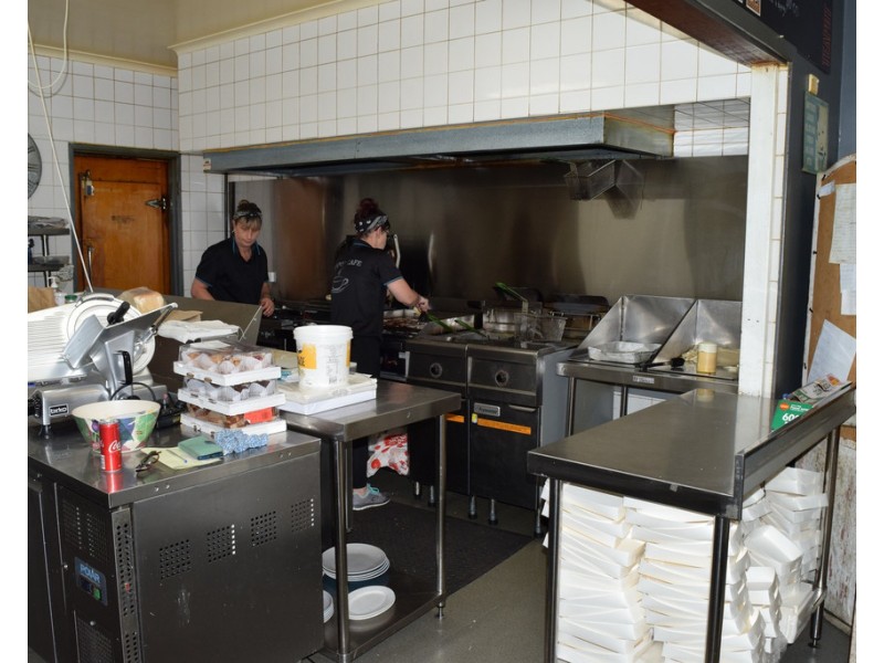 145 Murray Street, Finley NSW 2713