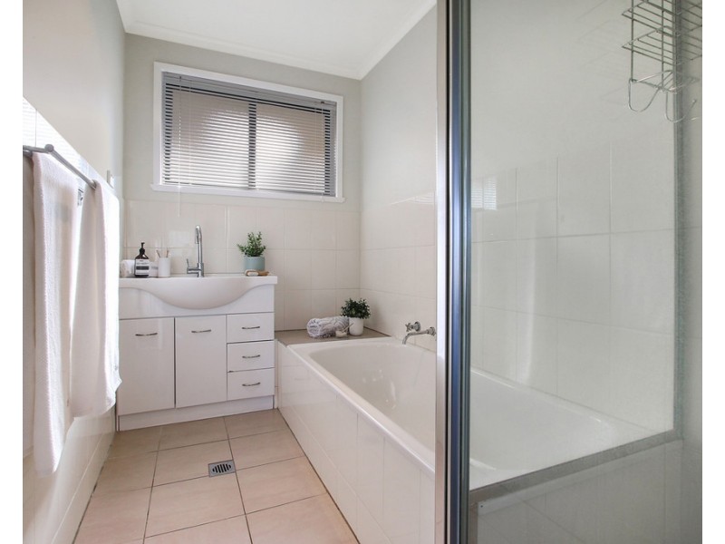 555 Prune Street, Lavington NSW 2641