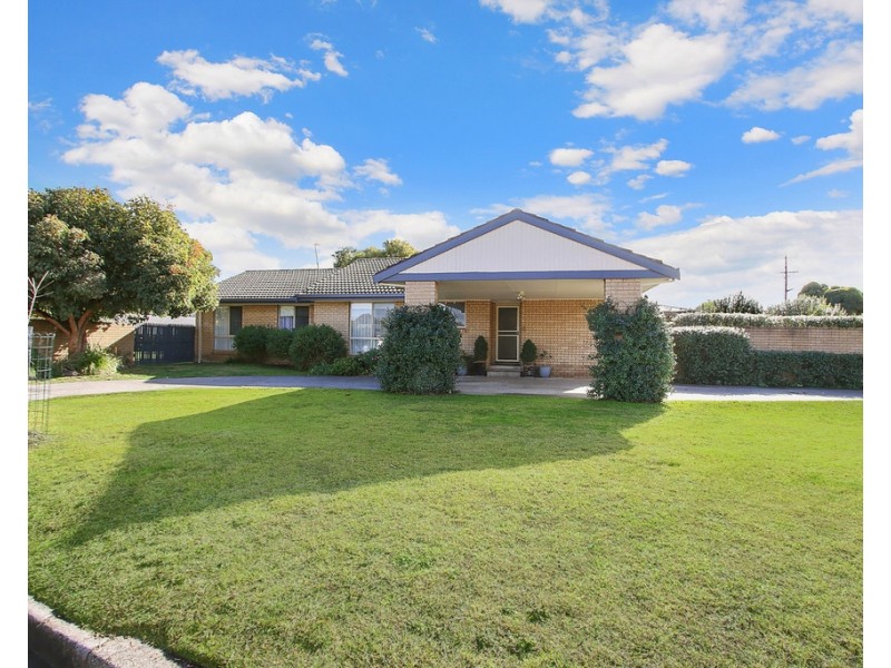 555 Prune Street, Lavington NSW 2641