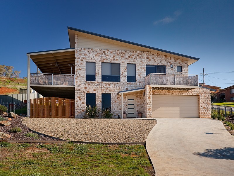 9 Finke Court, Lavington NSW 2641