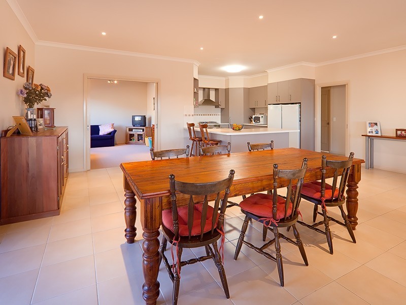 9 Finke Court, Lavington NSW 2641