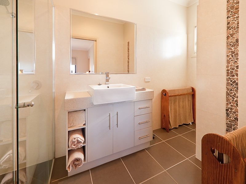 9 Finke Court, Lavington NSW 2641