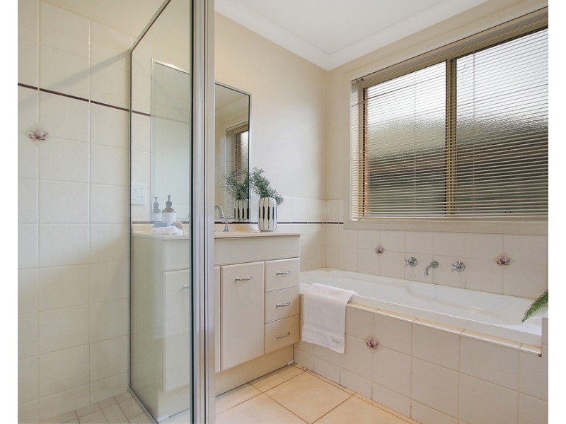 44 Winnell Court, Thurgoona NSW 2640