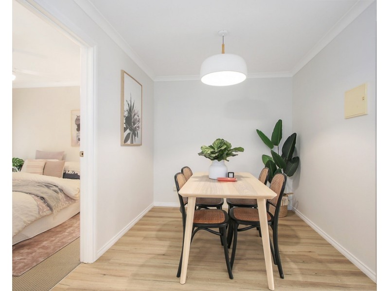 2/4 Owen Court, Lavington NSW 2641