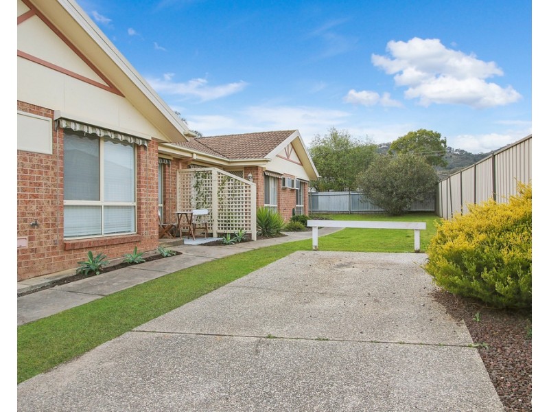 2/4 Owen Court, Lavington NSW 2641