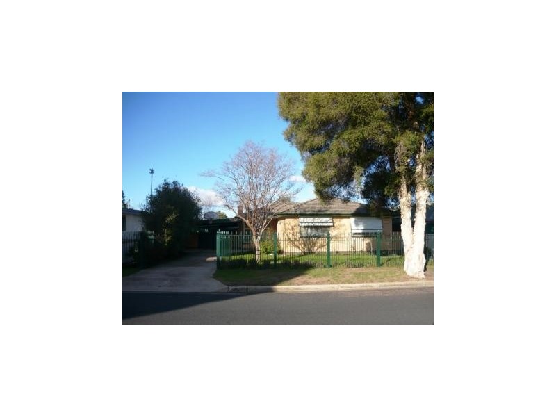 458 McKenzie Street, Lavington NSW 2641