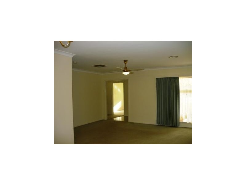 458 McKenzie Street, Lavington NSW 2641