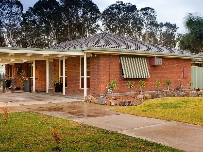 16 Lacebark Court, Thurgoona NSW 2640