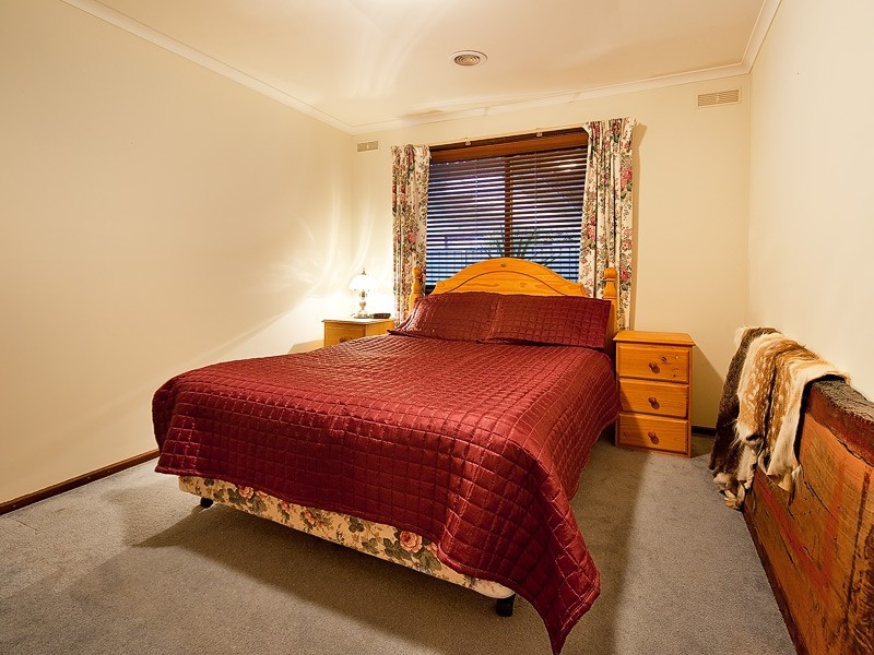 16 Lacebark Court, Thurgoona NSW 2640