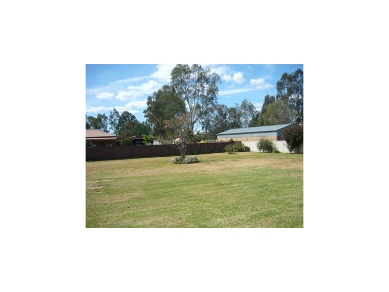 141-143 Hoddle Street, Howlong NSW 2643