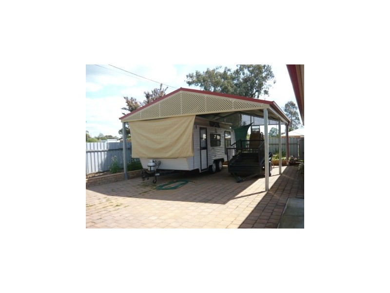 141-143 Hoddle Street, Howlong NSW 2643