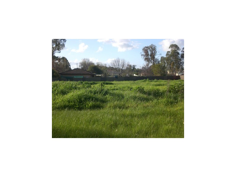 122 Sturt Street, Howlong NSW 2643