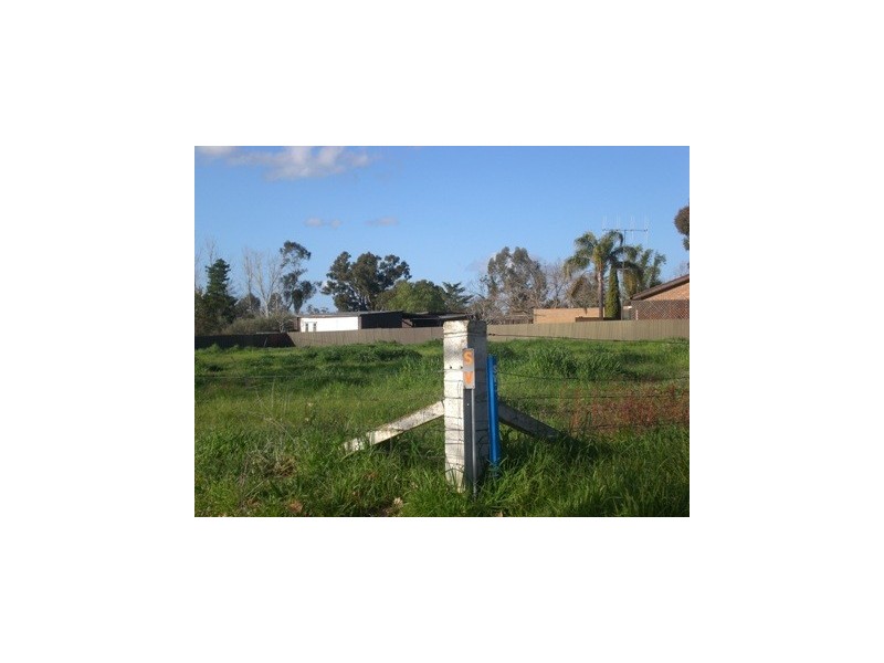 122 Sturt Street, Howlong NSW 2643