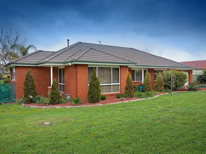 96 Crawshaw Crescent (Norris  Park), Lavington NSW 2641