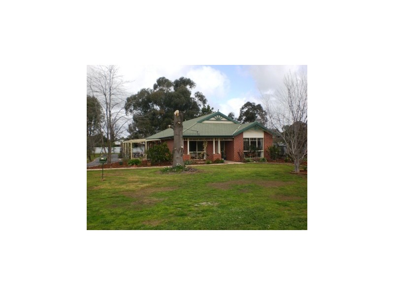 94 Hoddle Street, Howlong NSW 2643
