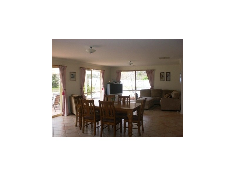 94 Hoddle Street, Howlong NSW 2643