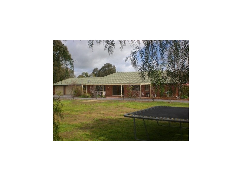94 Hoddle Street, Howlong NSW 2643