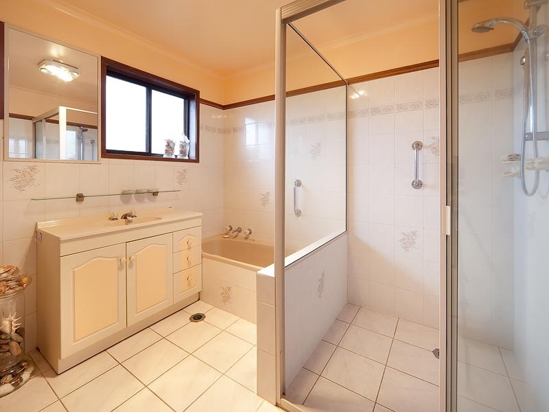 565 Woodbury Court, Lavington NSW 2641