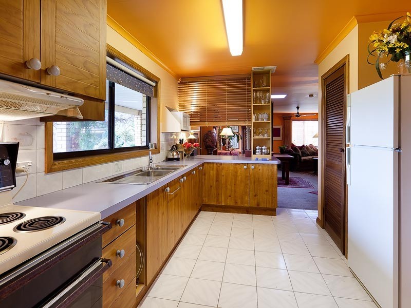 565 Woodbury Court, Lavington NSW 2641