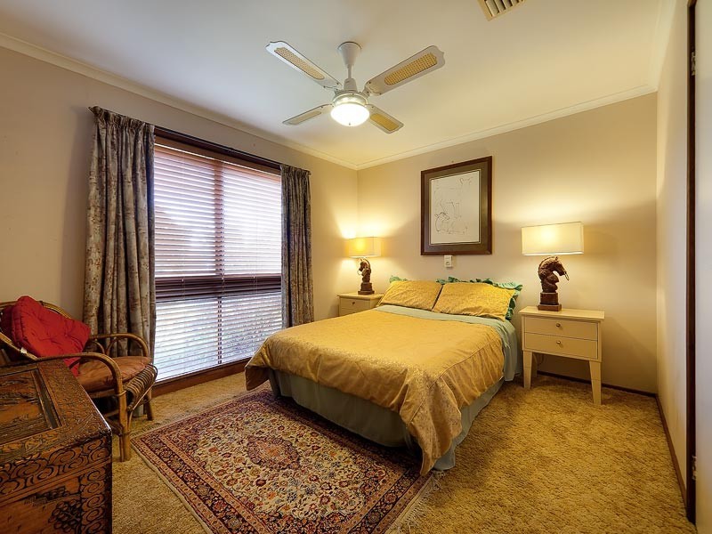 565 Woodbury Court, Lavington NSW 2641