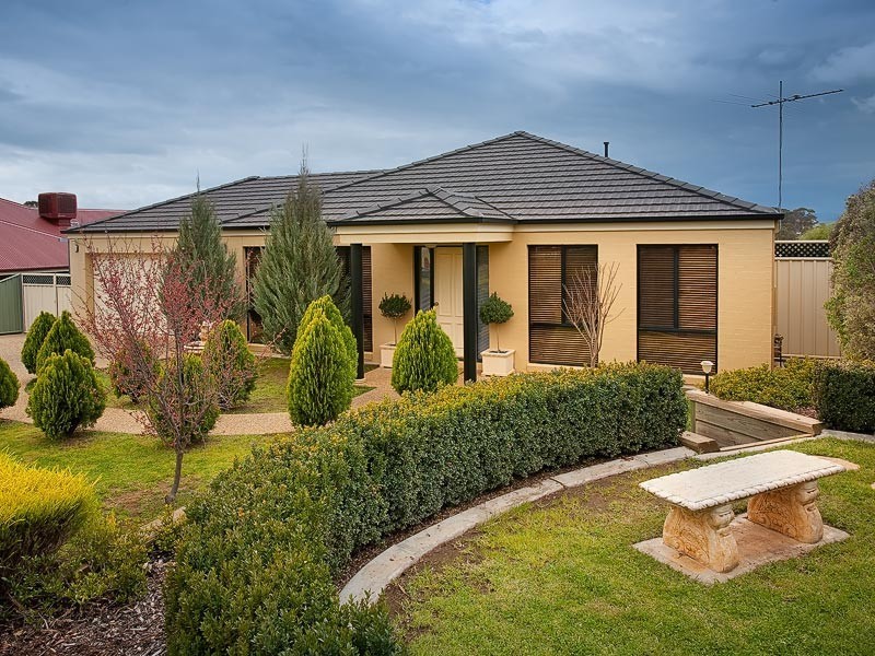 17 Paton Close, Thurgoona NSW 2640