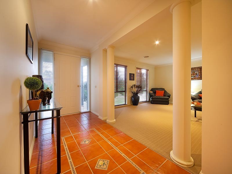 17 Paton Close, Thurgoona NSW 2640
