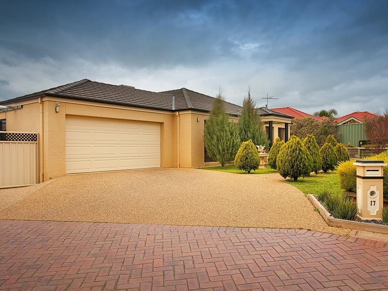 17 Paton Close, Thurgoona NSW 2640