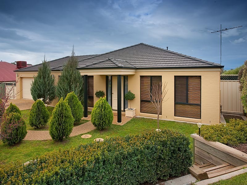 17 Paton Close, Thurgoona NSW 2640