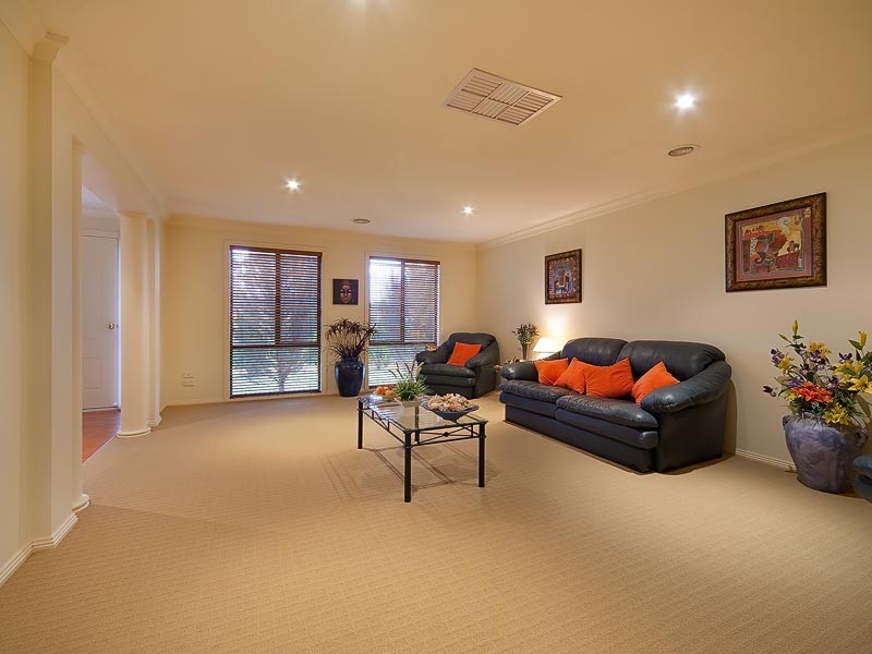 17 Paton Close, Thurgoona NSW 2640