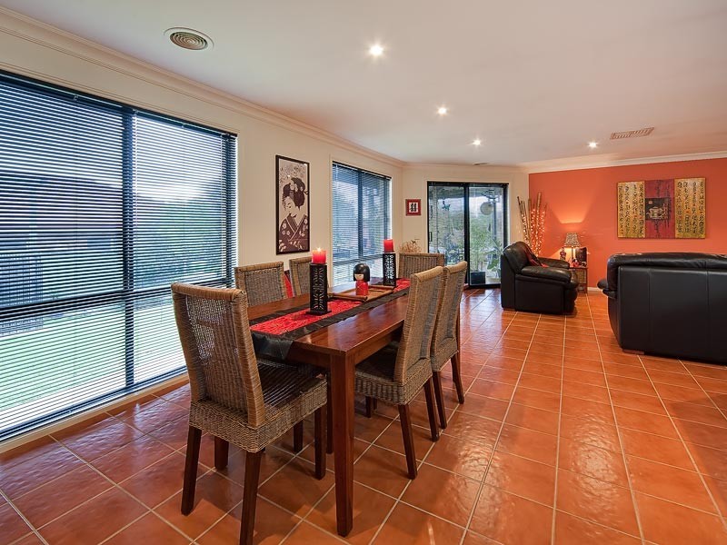 17 Paton Close, Thurgoona NSW 2640