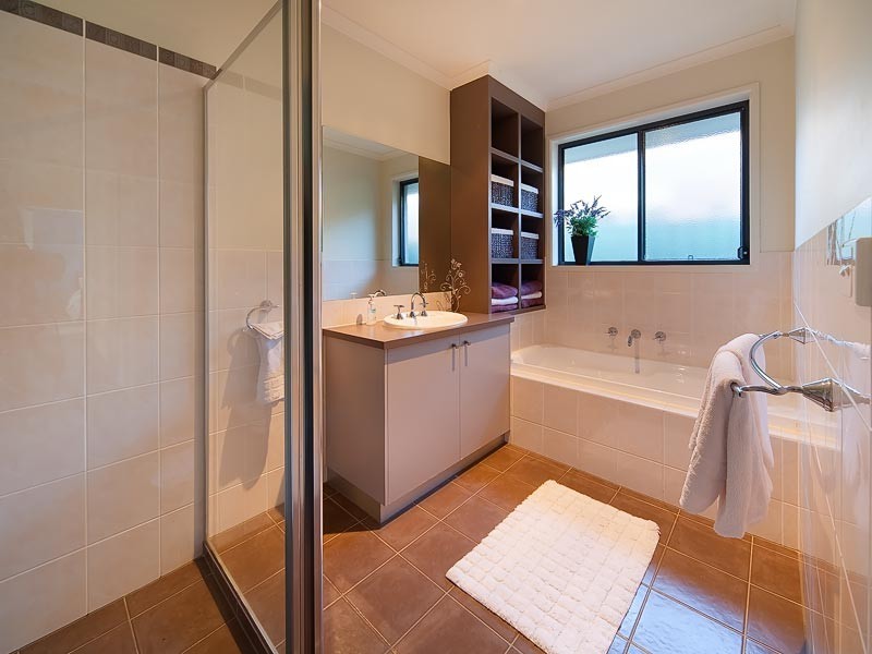 63 Rivergum  Drive, East Albury NSW 2640