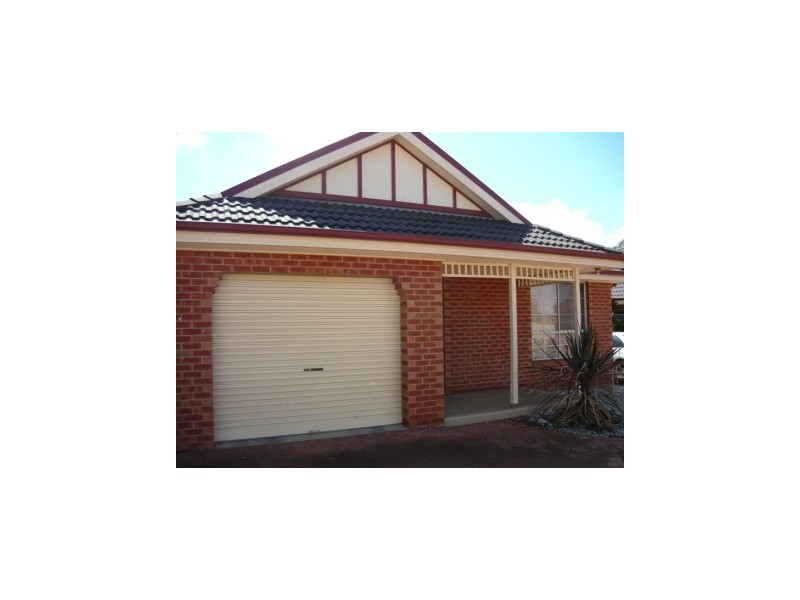 2/312 Diggers Road, Lavington NSW 2641
