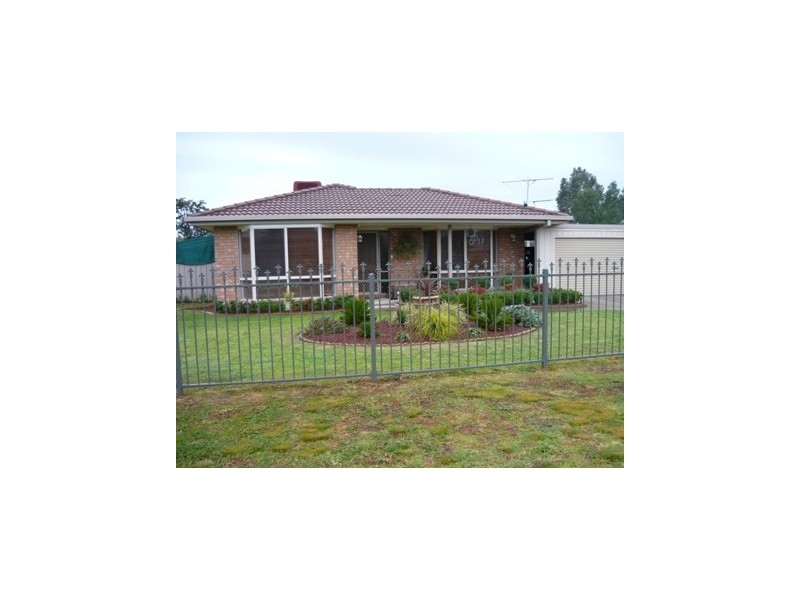 7 Hawkins Street, Howlong NSW 2643