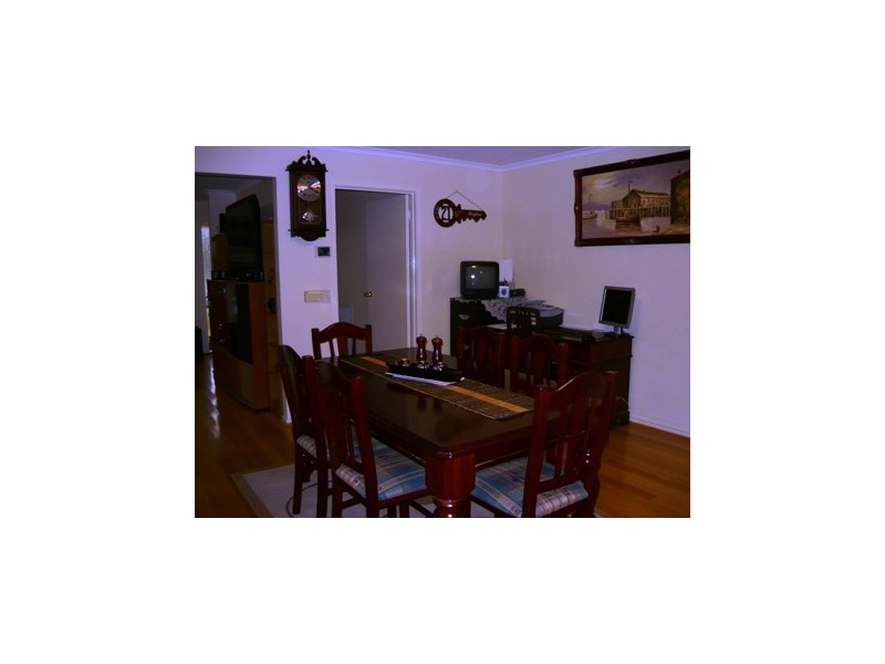 7 Hawkins Street, Howlong NSW 2643